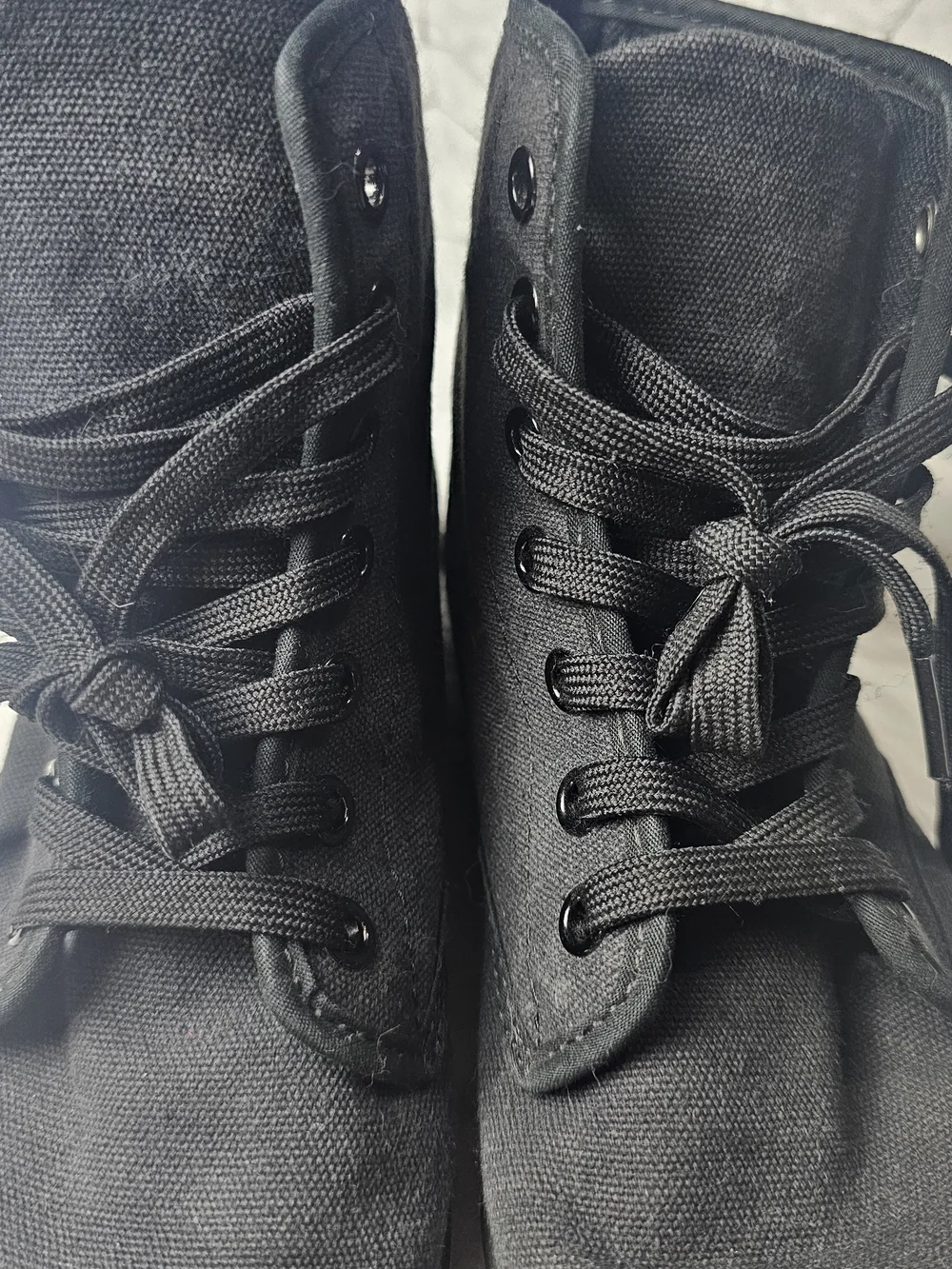 Dr. Martens Shoreditch Black Unisex High-Top Canvas Boots Size 4